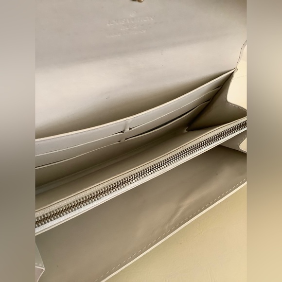 🔥Louis Vuitton🔥Vernis Sarah monogram ivory pearl wallet - Picture 5 of 10